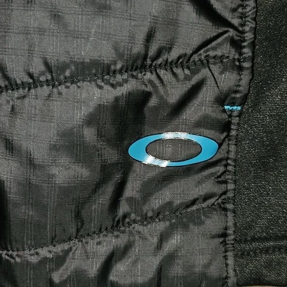 🩵Oakley Teal Blue and Black Jacket - Picture 3 of 7